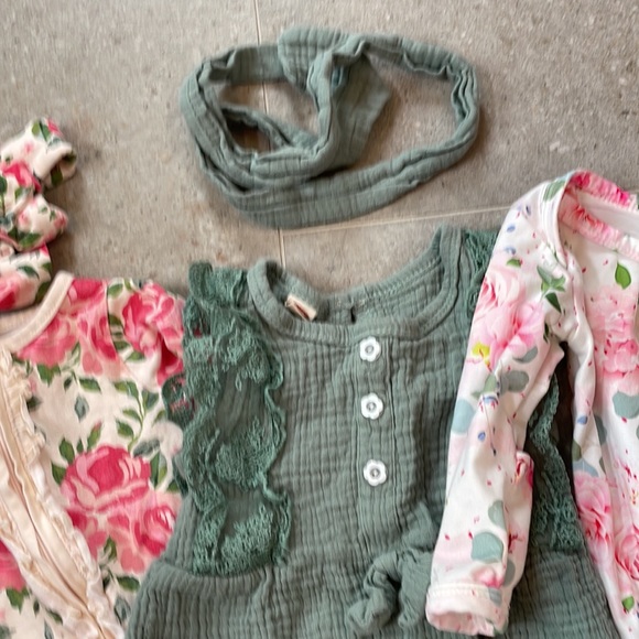 0-3 Month Baby Girl Assortment - Picture 5 of 7